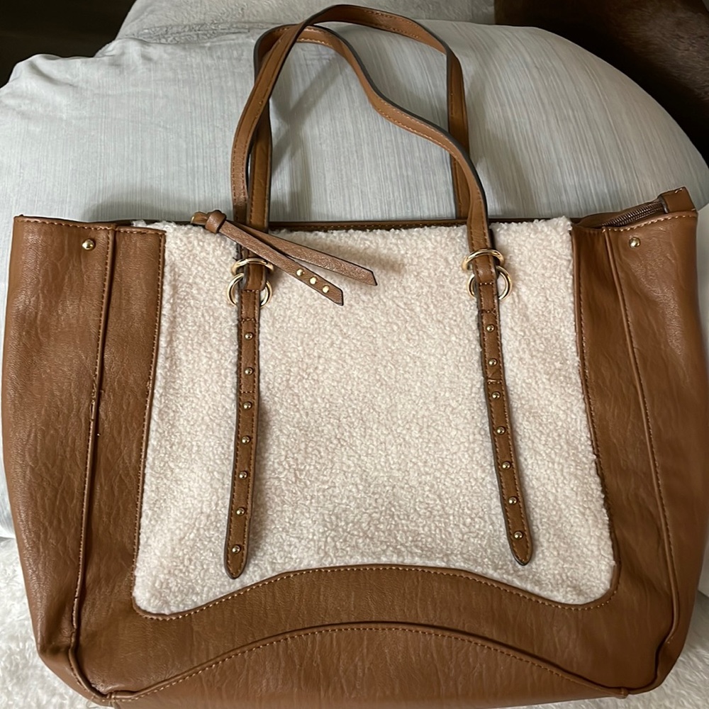 JESSICA SIMPSON SHERPA TOTE Brown/white